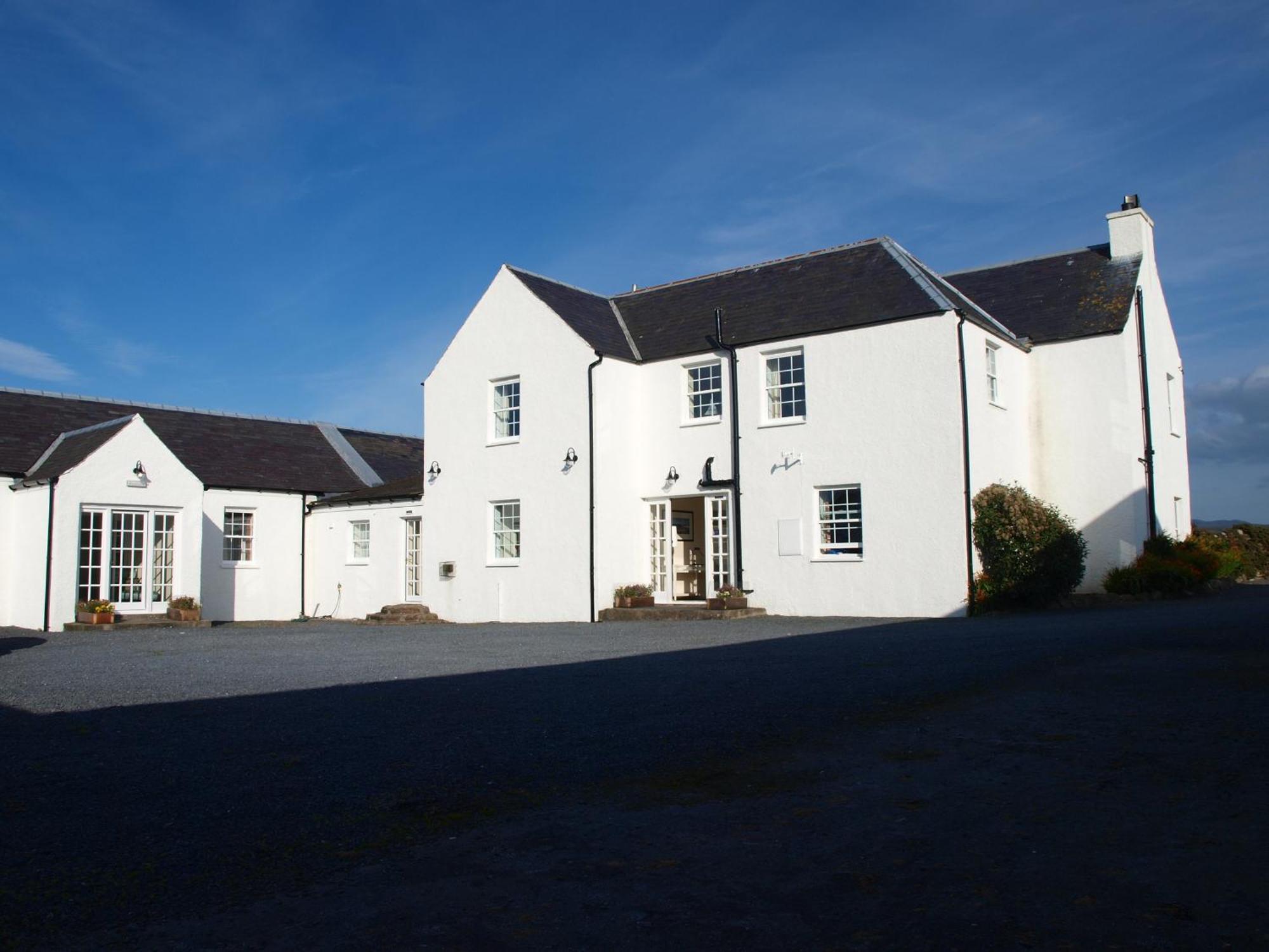 Гостевой дом Skerrols House Bridgend  Экстерьер фото